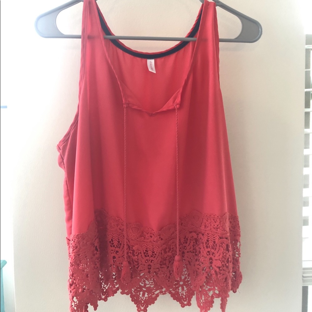 Tops - Picture 5 of 8